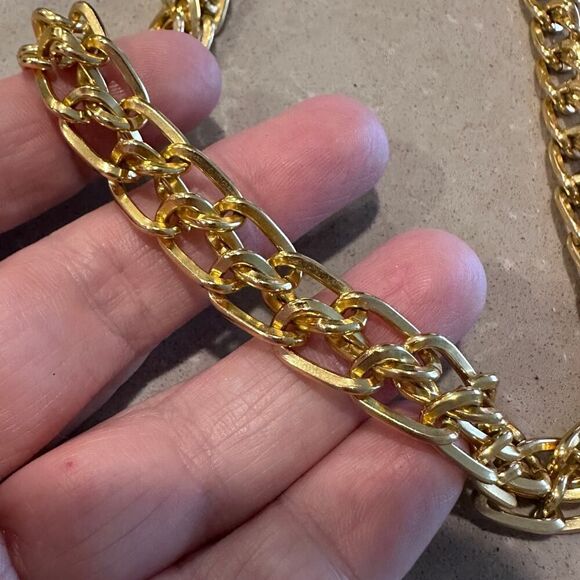 Chunky Gold-Tone Chain Link Necklace & Bracelet Set - Picture 2 of 9